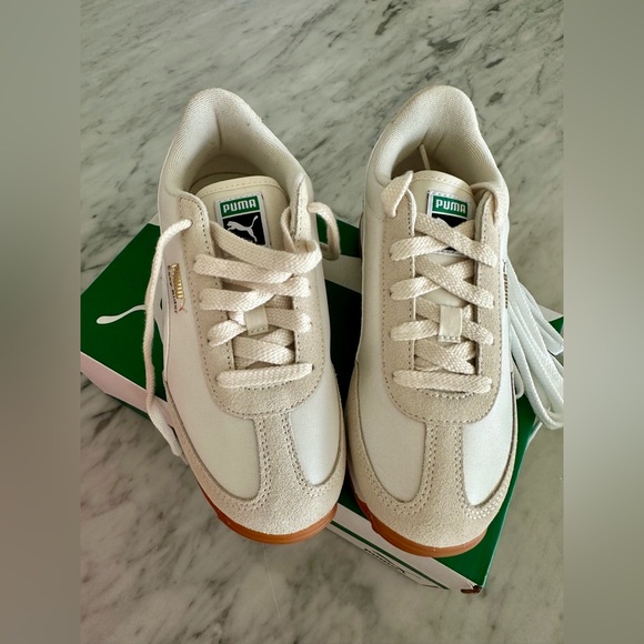 Puma Kids Sneakers in Cream and White - Picture 2 of 6